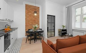 Oomph Warsaw Central 2 Bedroom Apartment